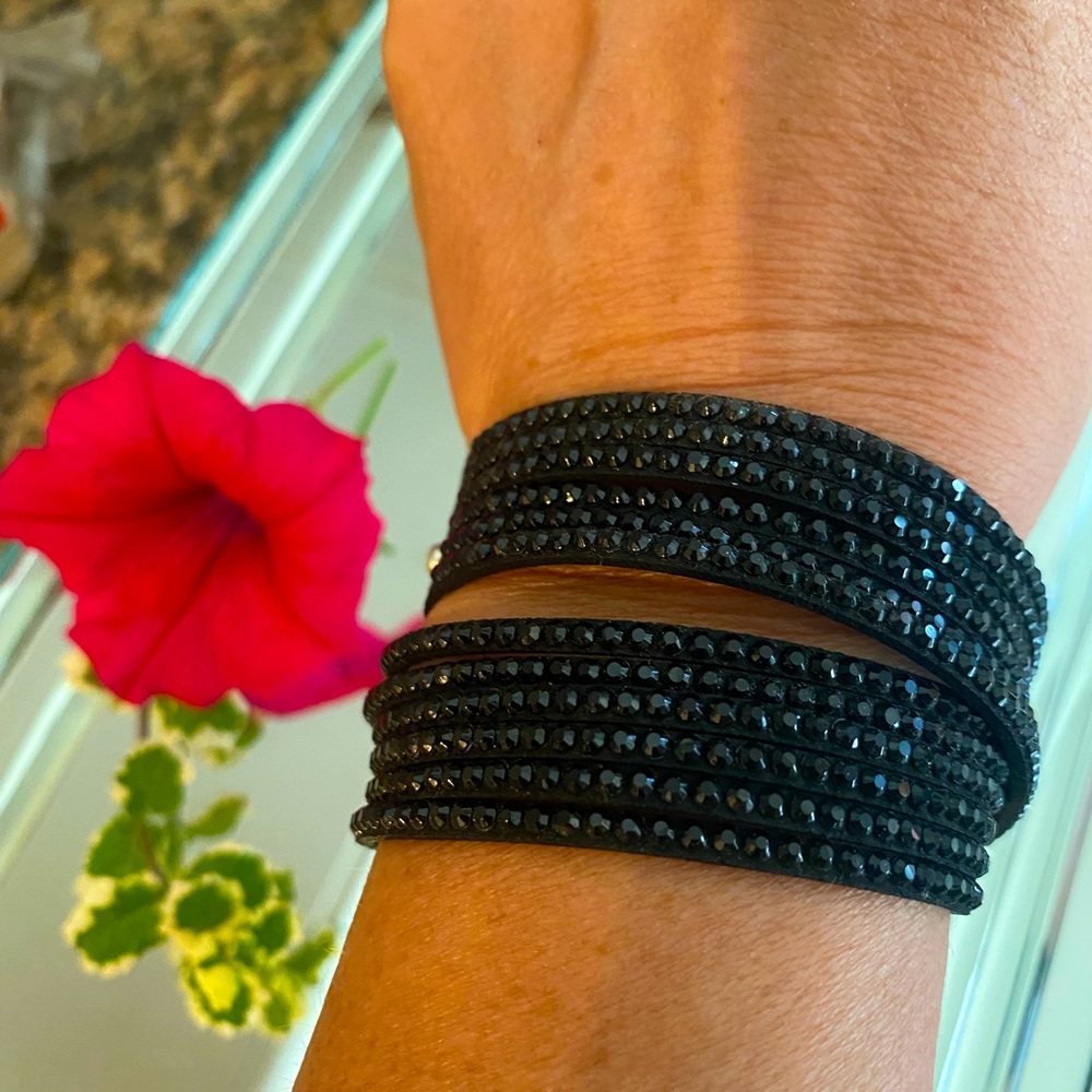 Adjustable beaded cuff